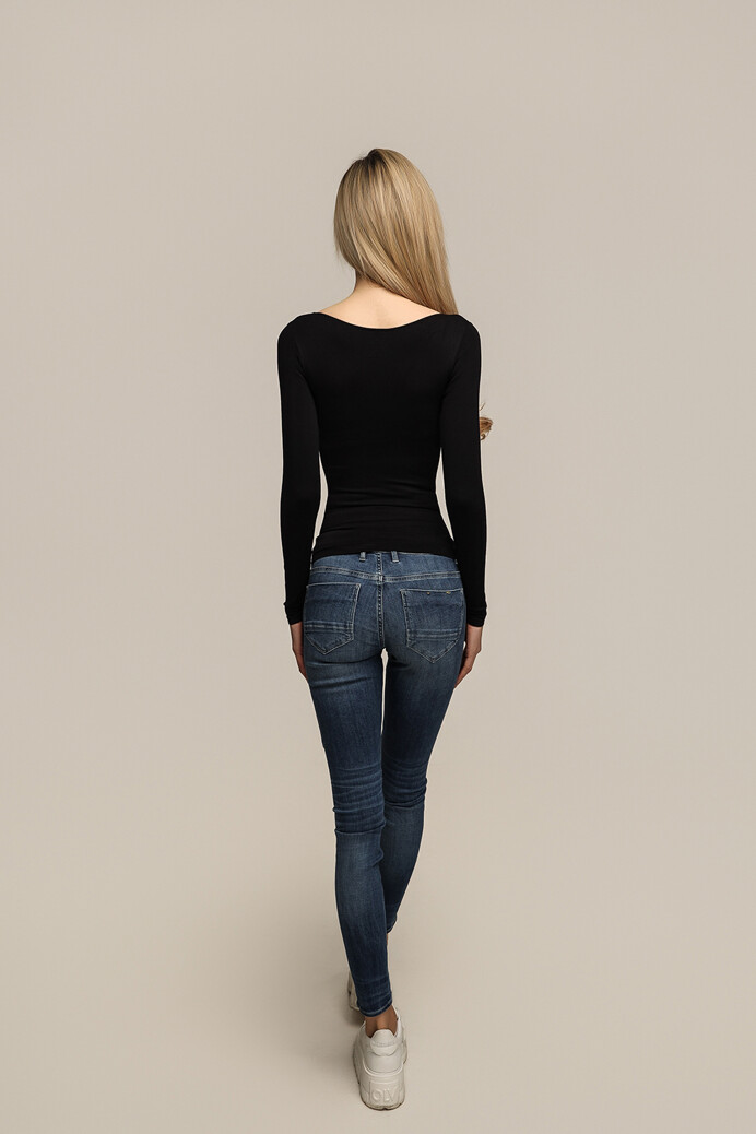 No. 48 - Hosszú ujjú felső mély dekoltázzsal - Black - XS